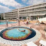 Arena Hotel Holiday